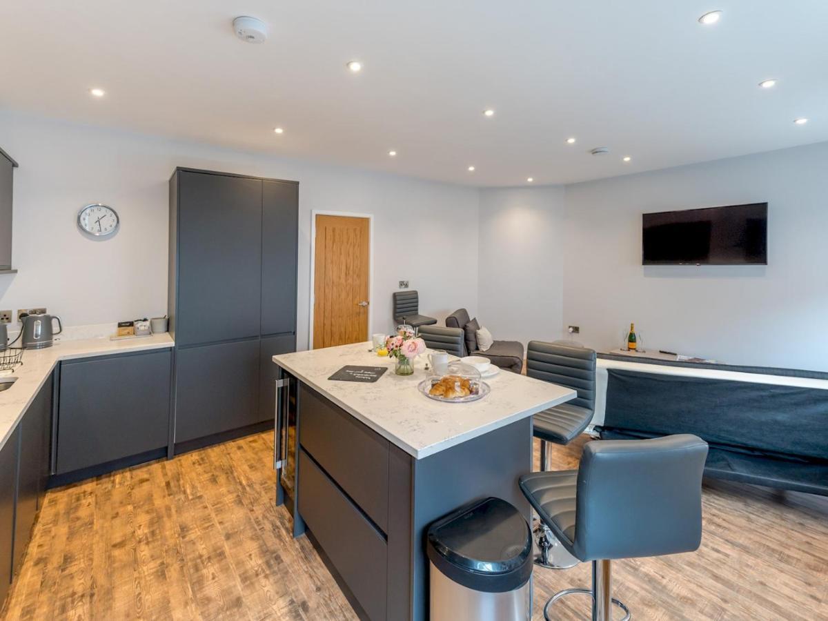 Pass The Keys 5A One Bedroom Modern Town Centre Apartment 슈루즈버리 외부 사진